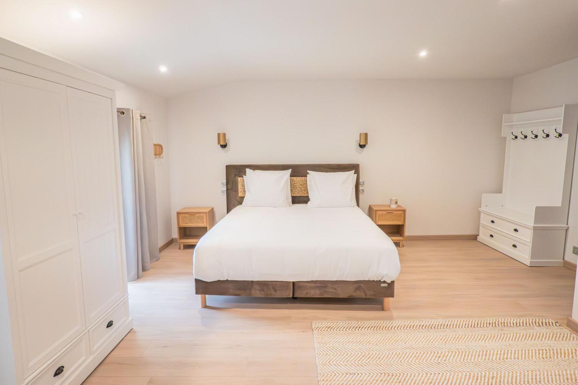 Apartment Chateau Du Parc - & Spas A Pezenas